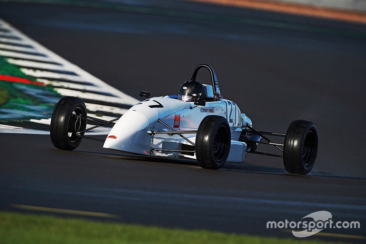 Crowdfunding campaign for double amputee UK racer nears target