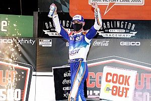 Harvick wins Southern 500 as Truex and Elliott collide