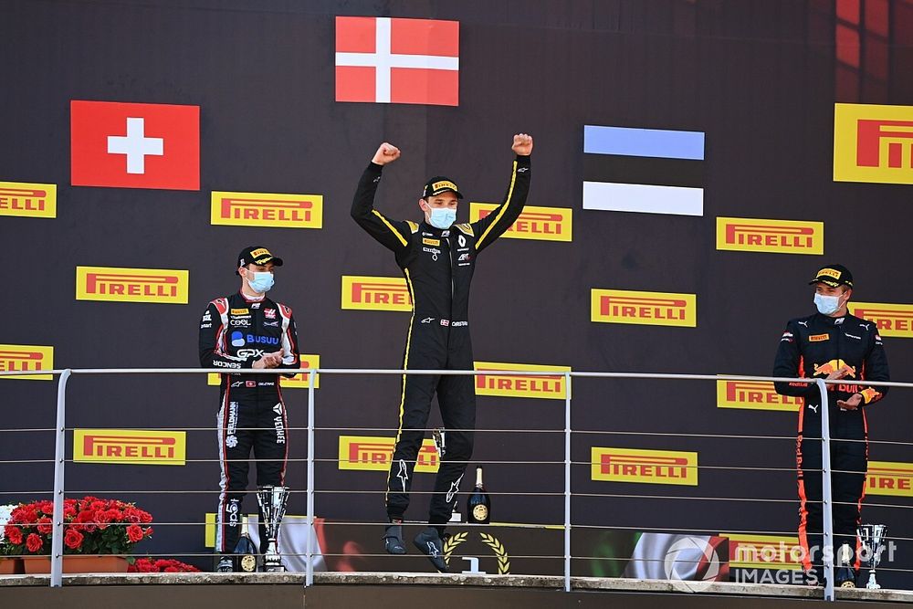 Lundgaard gana y Schumacher sigue al frente