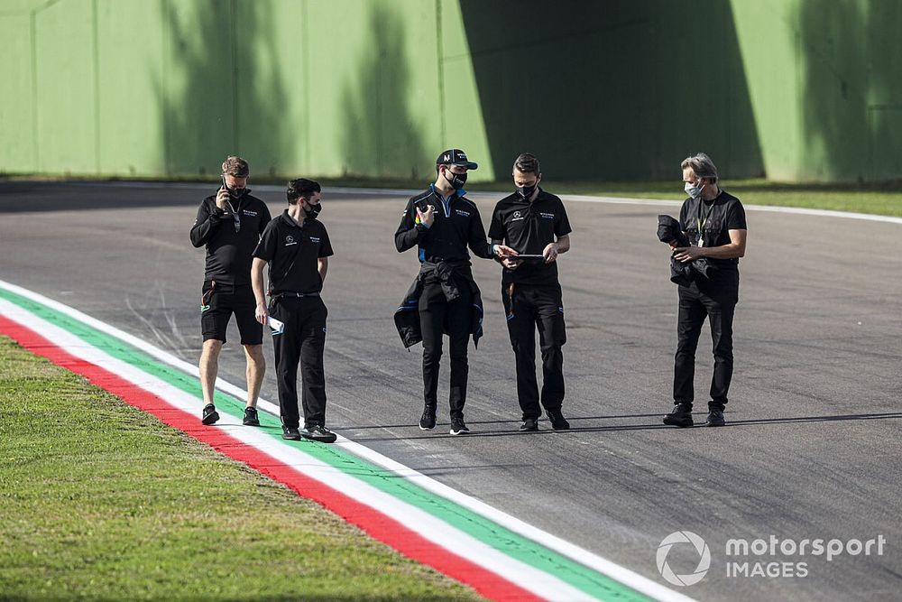 Nicholas Latifi, Williams Racing, walks the track with team mates