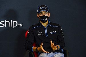 Hamilton consola Russell após batida em Ímola: "Mantenha a cabeça erguida e siga dando seu melhor"