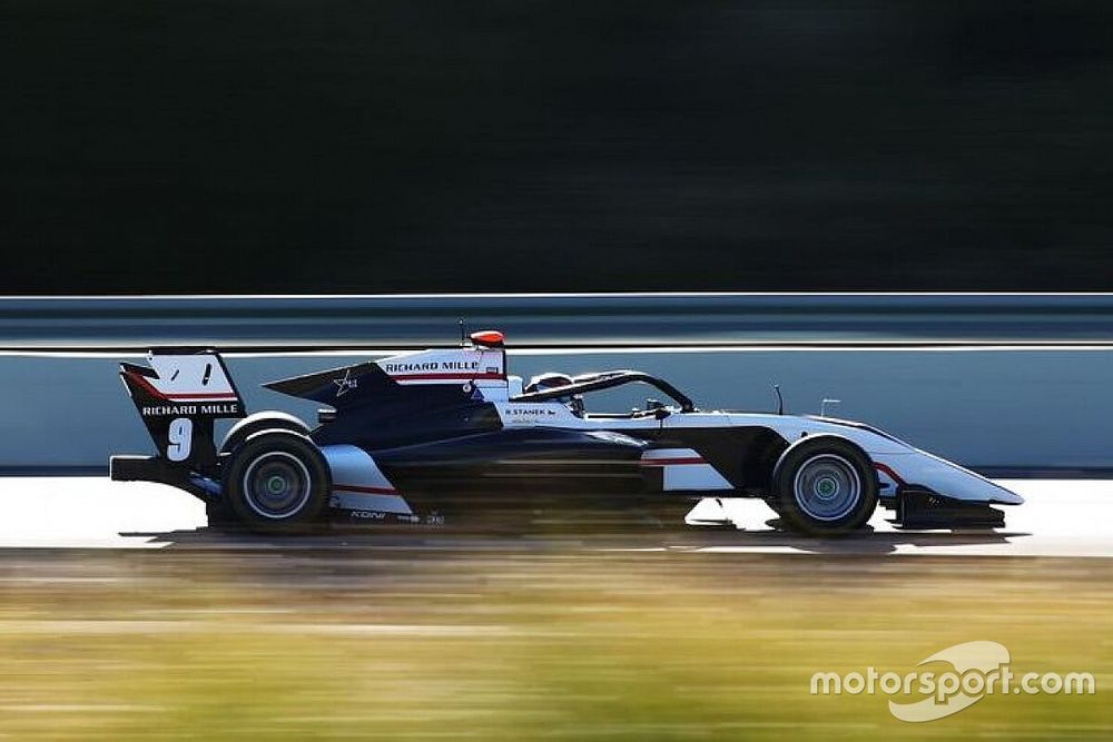Czeska niespodzianka na testach F3