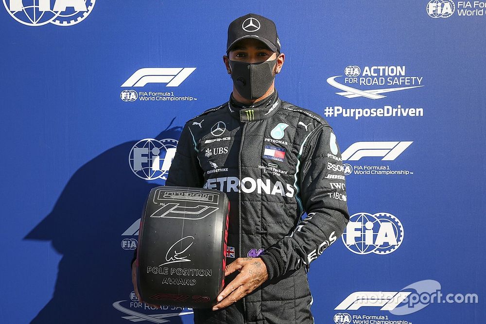 Hamilton verslaat Bottas voor pole in Toscane, Verstappen derde