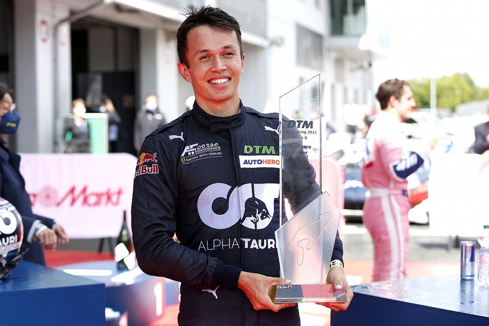 Podium: Race winner Alex Albon, AF Corse