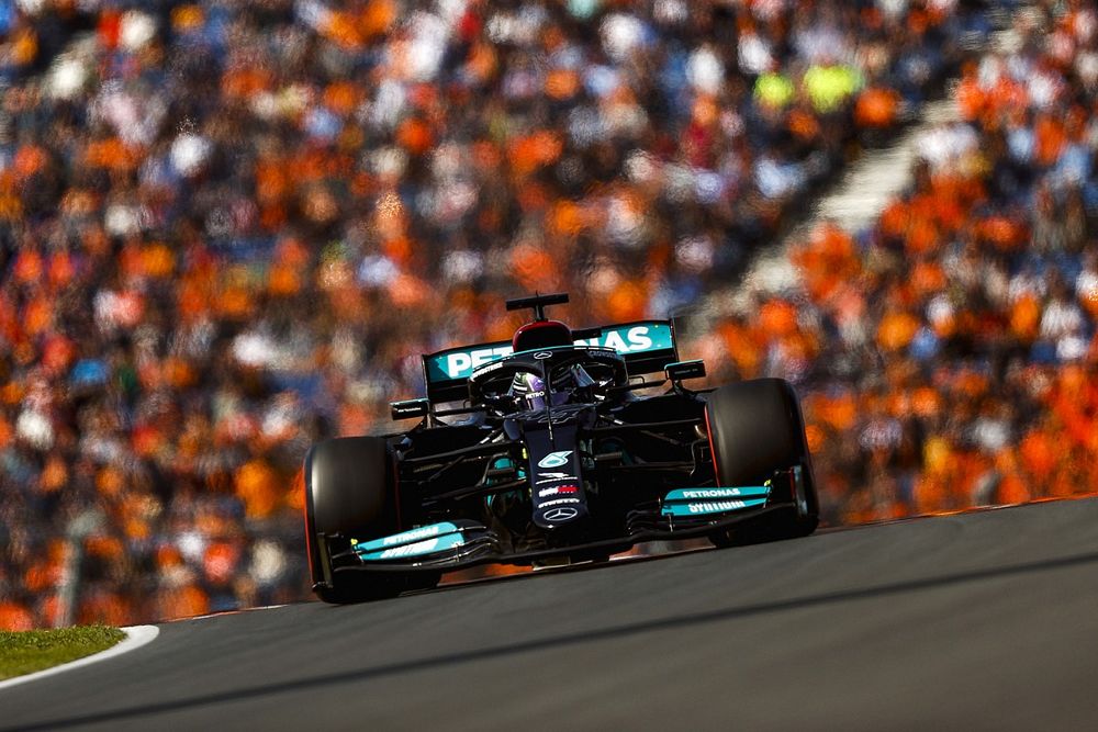Hamilton dankt Nederlandse fans: “Wat een geweldige plek”