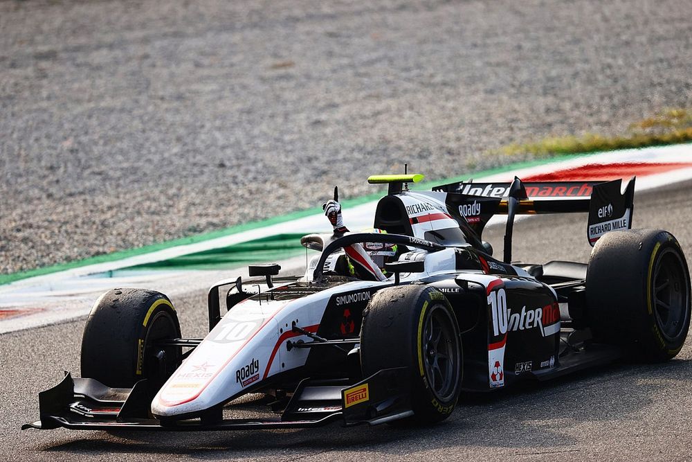 Hasil Sprint Race 1 F2 Italia: Theo Pourchaire Menang Dramatis di Monza