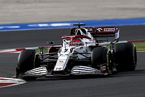 VÍDEO: Raikkonen fica "pistola" com defeito em sua garrafa d'água no TL2 do GP da Turquia