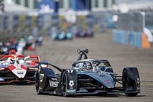 De Vries hits out at driving standards in Formula E after Berlin