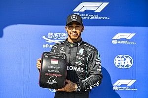 Hamilton grijpt pole in Hongarije, derde startplek Verstappen