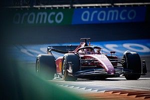 Leclerc laat Russell en Verstappen nipt achter zich tijdens VT3 F1 Zandvoort