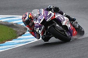 Martín lidera el warm up en Motegi con caída de Márquez