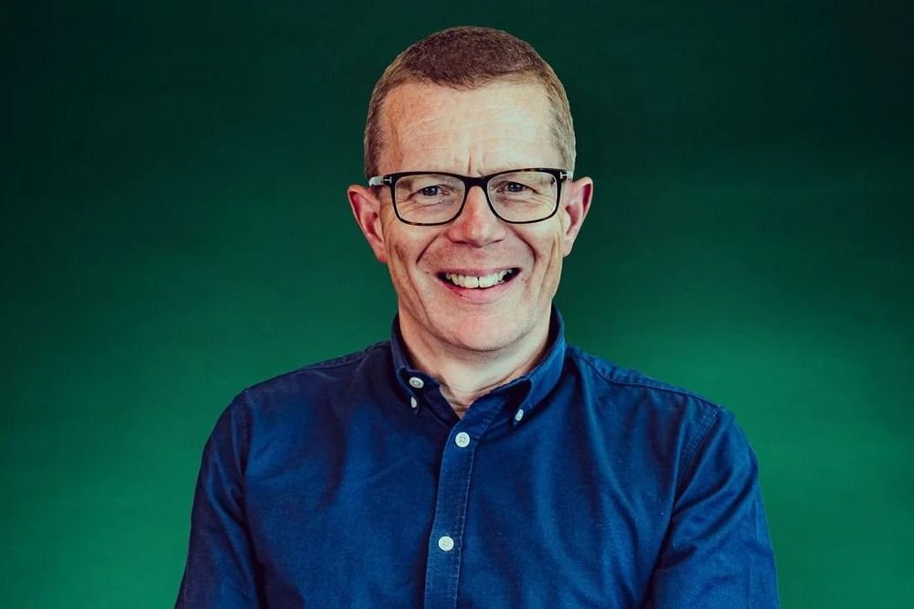 Cowell a Aston Martin