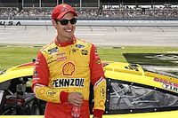 Joey Logano tops Kyle Larson for Cup pole at Darlington