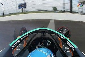 Alonso megtörte az autóját az Indy edzésén (videó)