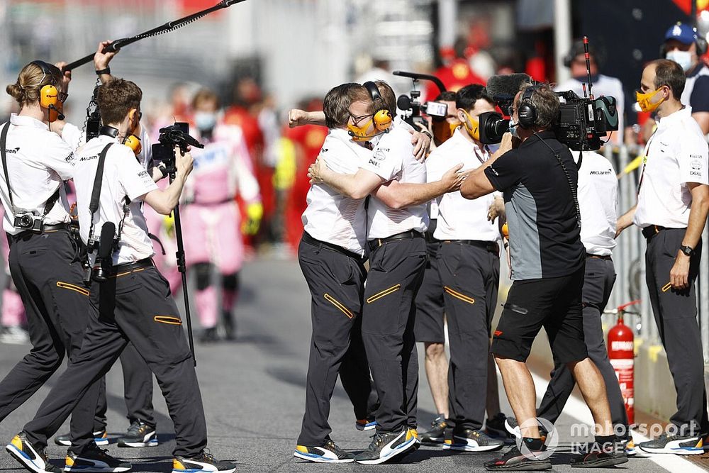 Zak Brown, Executive Director, McLaren, and Andreas Seidl, Team Principal, McLaren, celebrate after taking a podium finish for Lando Norris, McLaren