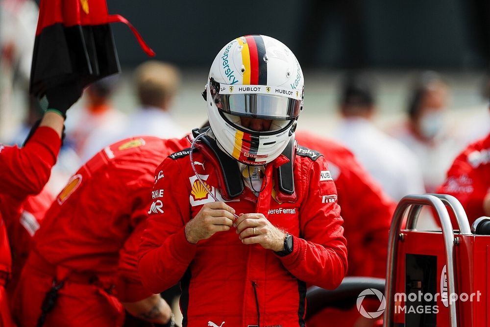 Vettel: "Beffato dal cordolo e da una strategia sbagliata!"