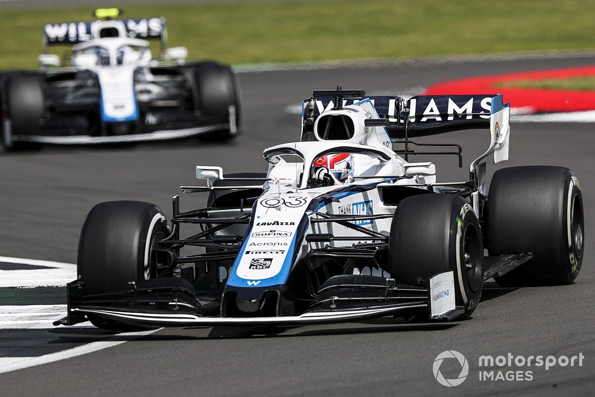 Russell spreekt van 'trieste dag' voor Williams, Latifi geschokt
