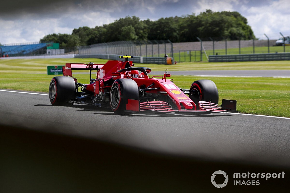 Leclerc è il "carico" della Ferrari e la FIA lo grazia
