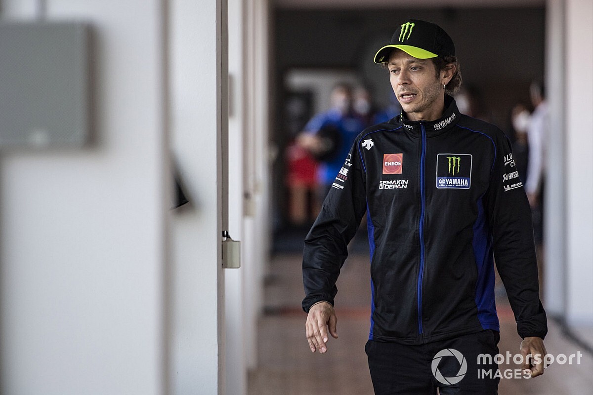 Rossi: Yamaha trabaja arduamente con el problema del motor