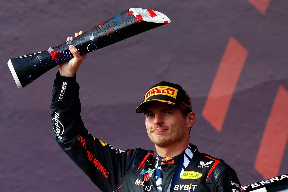 Podio: ganador Max Verstappen, Red Bull Racing