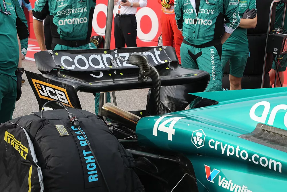 Aston Martin AMR23 detalle del aler&oacute;n trasero