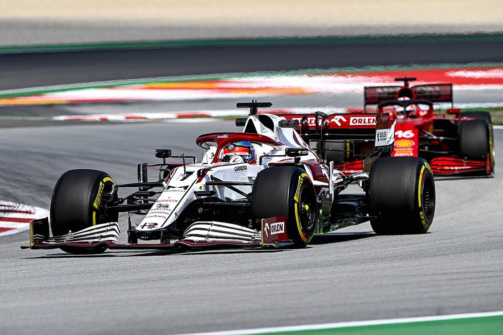 Kimi Raikkonen, Alfa Romeo Racing C41, Charles Leclerc, Ferrari SF21