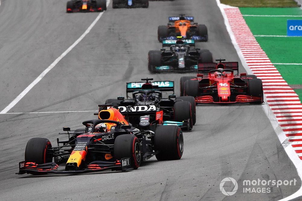 Max Verstappen, Red Bull Racing RB16B, Lewis Hamilton, Mercedes W12, Charles Leclerc, Ferrari SF21, en Valtteri Bottas, Mercedes W12