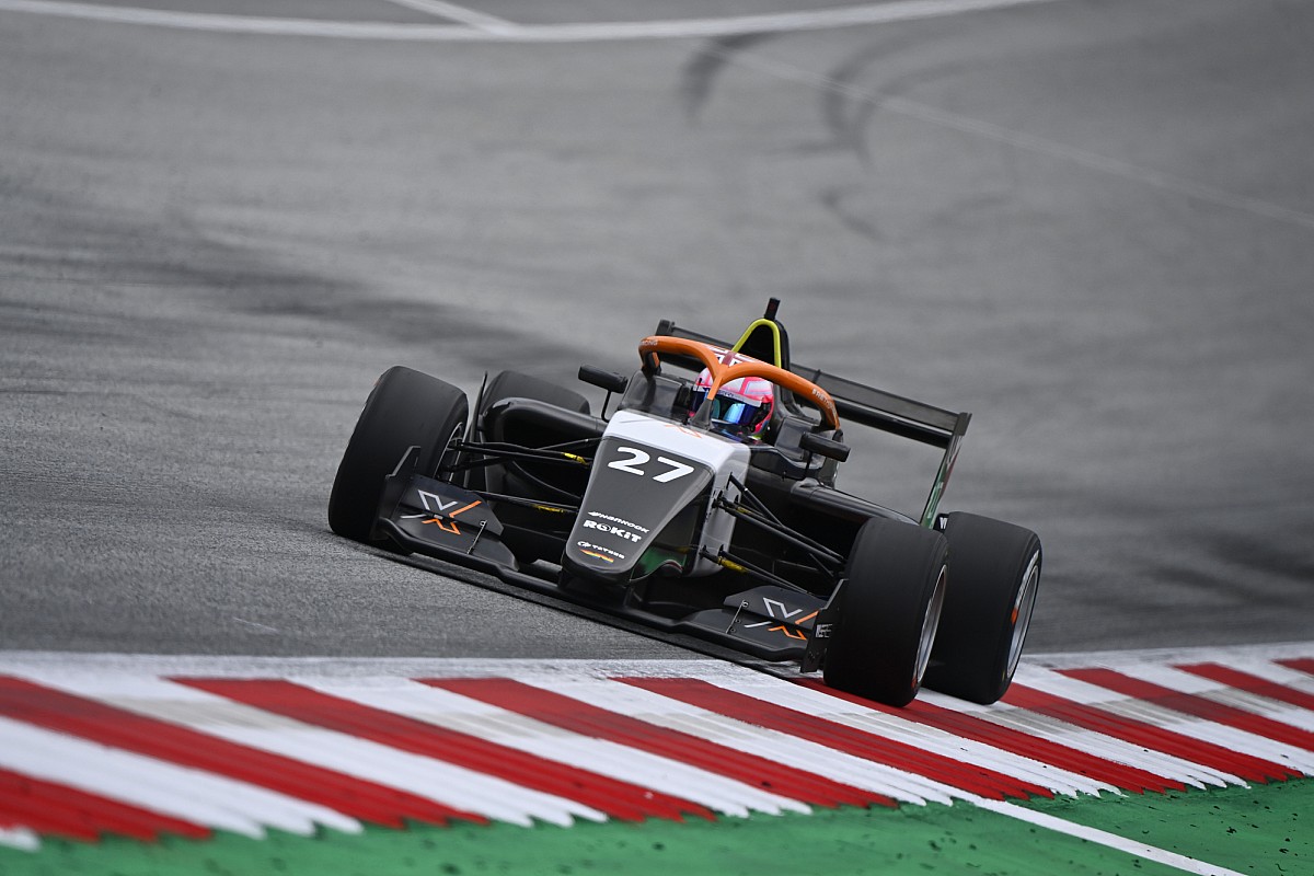 W Series: pole de Powell y triplete de españolas en el top 10