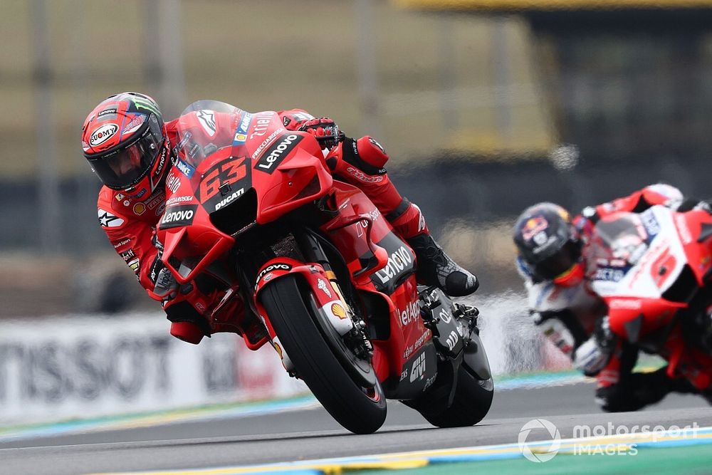 Bagnaia: "Tener otras Ducati delante nos puede ayudar"