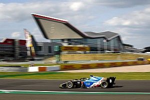 F2シルバーストン:レース3、周冠宇がライバル寄せ付けず今季3勝目。佐藤は19位フィニッシュ