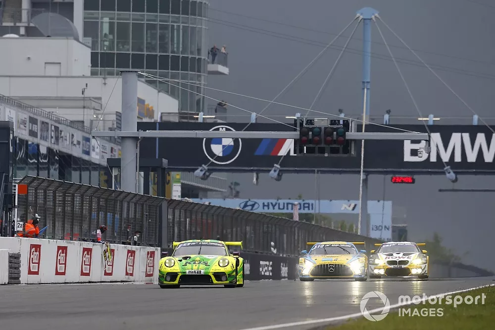 #911 Manthey Racing Porsche 911 GT3 R: Matteo Cairoli, Lars Kern, Michael Christensen, Kevin Estre