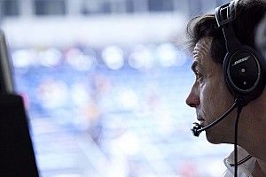 "Bored" Wolff yet to decide on F1 flexi-wing protest