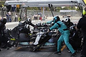 Már az olasz Sky is úgy tudja, hogy változni fog a Mercedes F1-es párosa