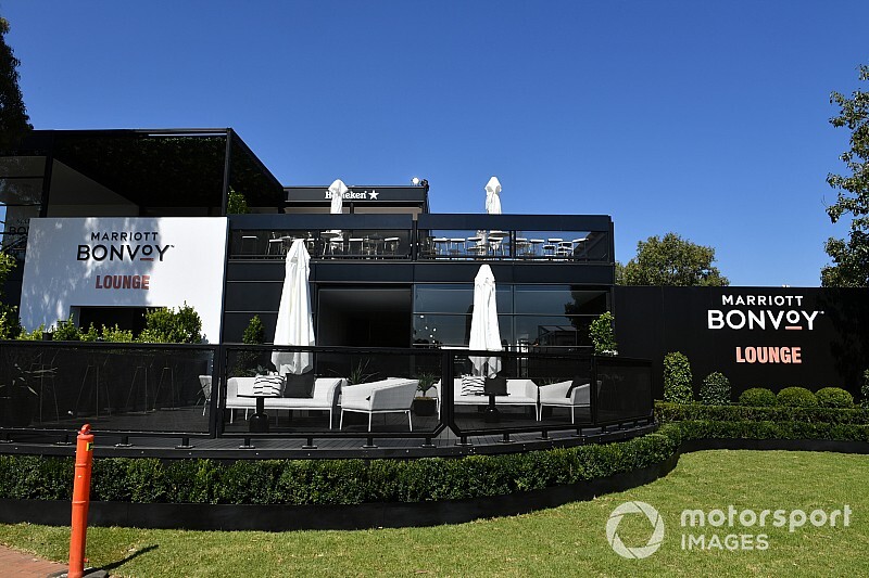 Albert Park'ta bir otel, Coronavirüs nedeniyle kapatıldı!