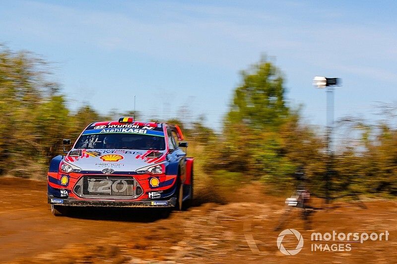 Katalonya WRC: Neuville liderliğe çıktı, Meeke kaza yaptı