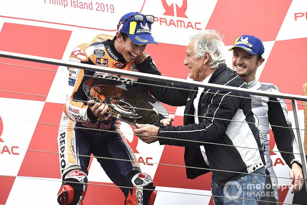 Agostini: "Si Márquez gana 15 títulos me alegraré porque es un gran campeón"