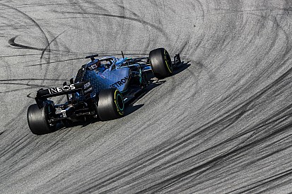 Bottas egy majdnem körrekorddal vezet Barcelonában, jövőre repülhet a DAS, motorcsere a Ferrarinál