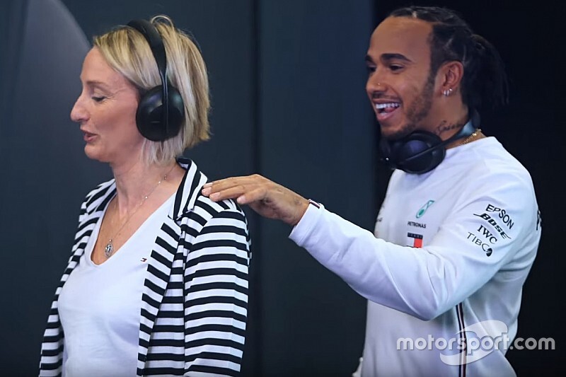 Lewis Hamilton PRANK-je 6 F1-es rajongóval: videó