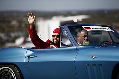 Irvine: "Vettel dört kez dünya şampiyonu değerinde değil"