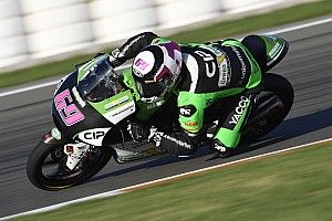 Un membre d'équipe licencié pour avoir frappé un pilote en Moto3