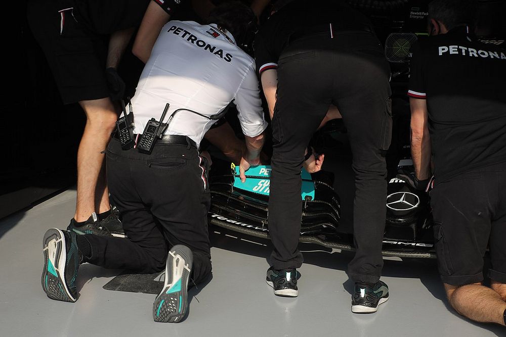Mercedes: perché si rompono i flap dell'ala anteriore?