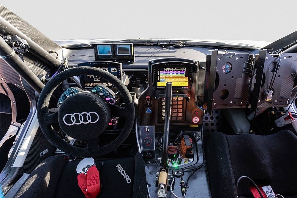 Cockpit Audi Sainz