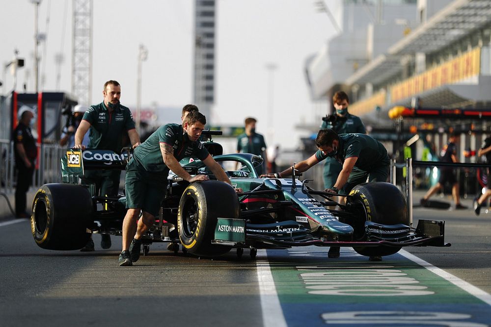 Formule 1 overweegt vaccinatieplicht voor personeel in 2022
