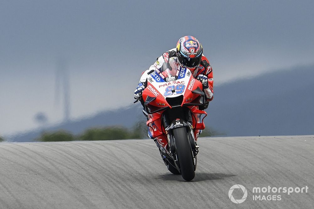 Martín dernier et inquiet des vibrations de sa Ducati