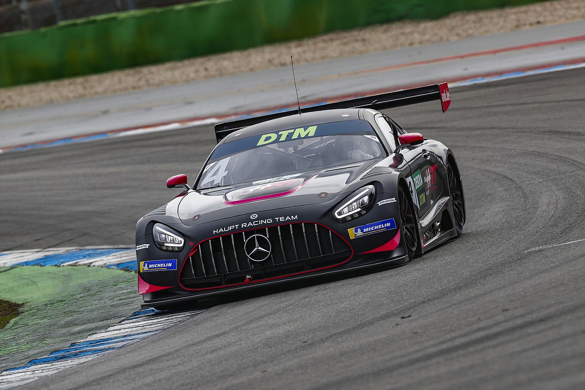 Mercedesy na czele testów DTM