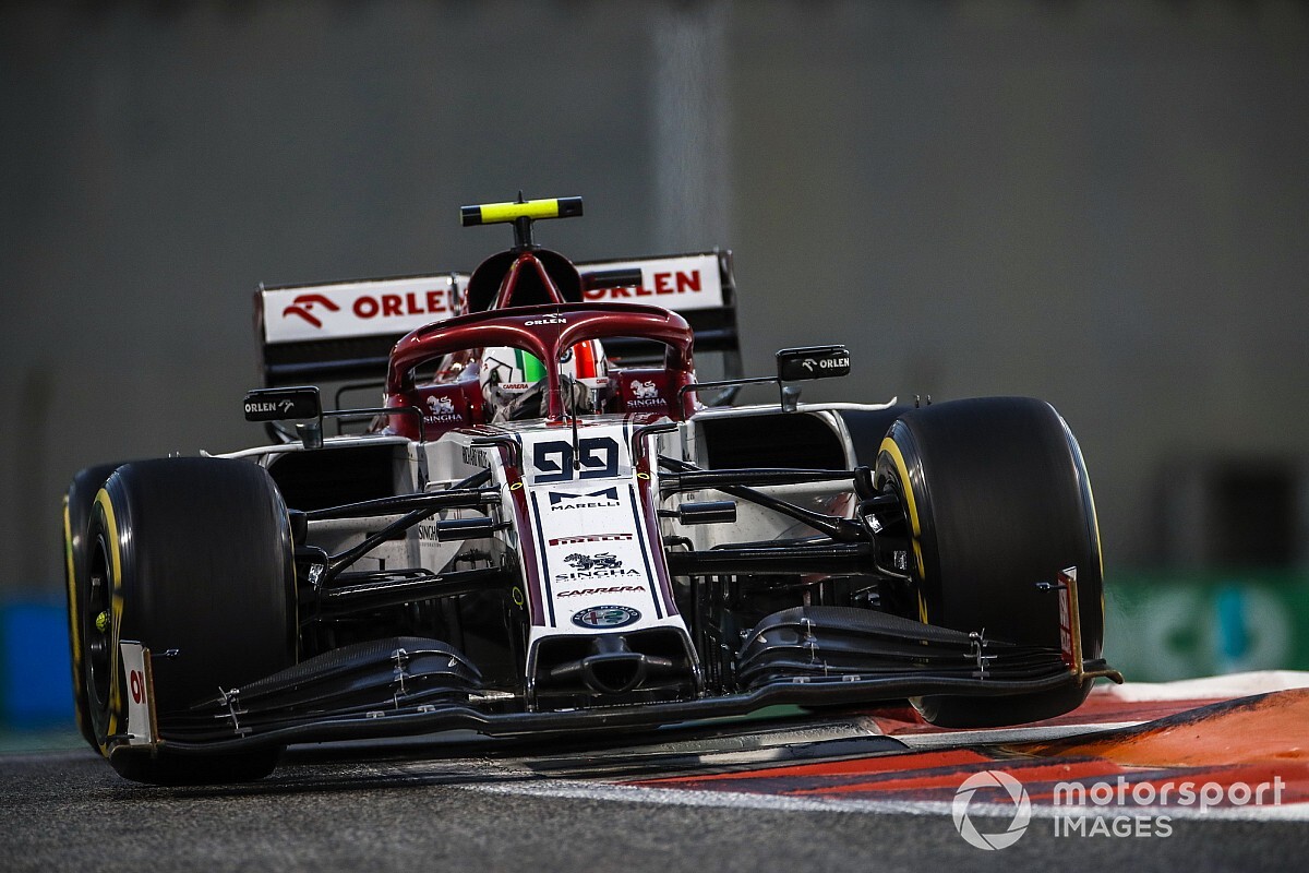 Giovinazzi niet blij met keuze van Ferrari voor Sainz