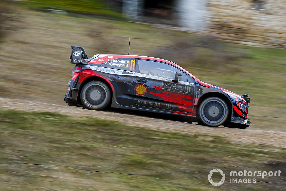 WRC, Monte-Carlo, PS10: Neuville, tempo pazzesco sulla neve
