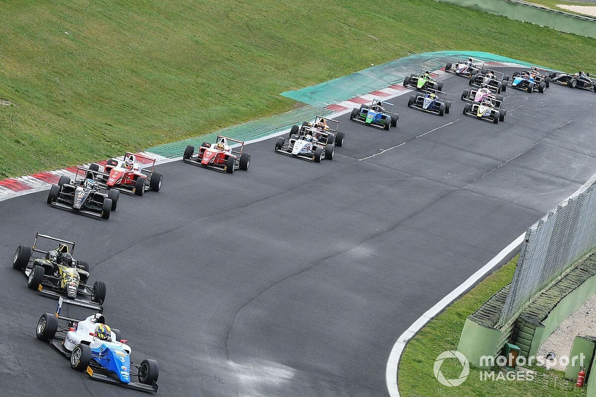 F4: Vallelunga posticipata di una settimana
