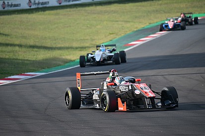 Rimonta e vittoria per Alessandro Bracalente in Gara 2 a Vallelunga