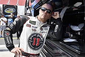 Харвика лишили гарантированного места в финале NASCAR